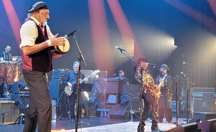 Mick Fleetwood, Ernie Isley Play at MACC
